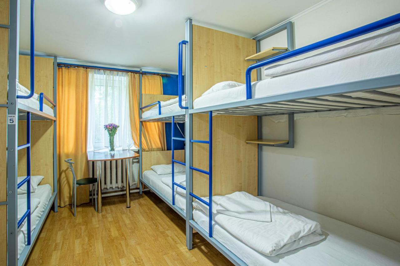 Gar'Is Hostel Kiev Exteriör bild